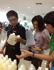 เปิดตัวผลิตภัณฑ์ทำความสะอาดและน้ำยาฆ่าเชื้อสำหรับเครื่องมือทันตกรรม ในงานประชุมวิชาการประจำปี ทันตแพทย์กองทัพบกประจำปี 2556